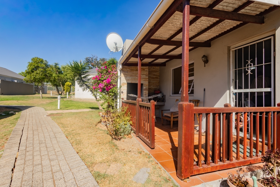 2 Bedroom Property for Sale in Goedemoed Western Cape